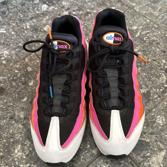 Nike Air Max 95 Essential Athletic Shoes. Size 9 1/2. - Picture 2 of 7